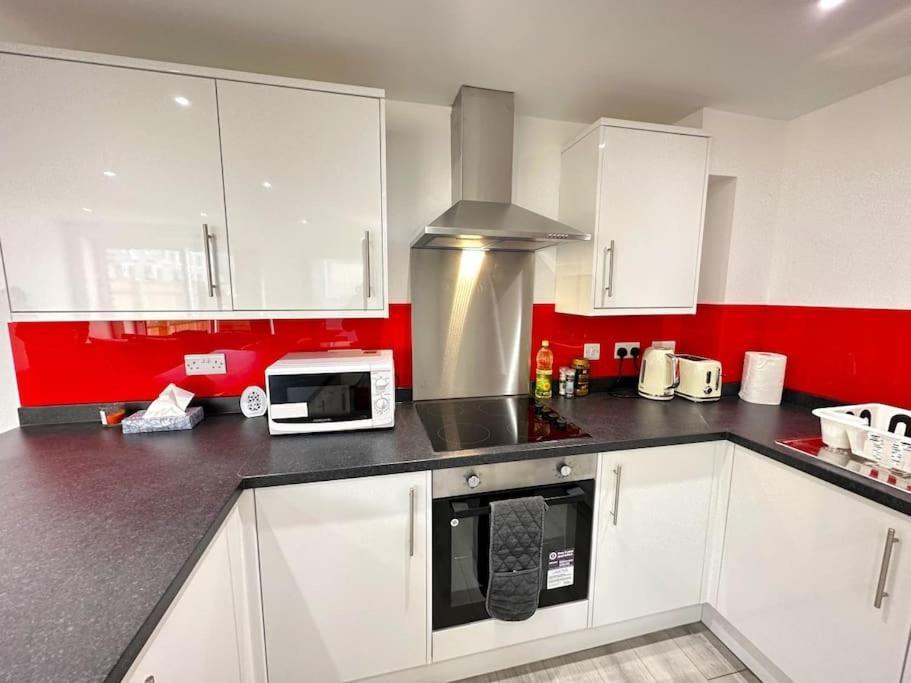 Charming New 2Br Detached House-Central Headington- Wi-Fi, Netflix, Top Location Oxford Kültér fotó