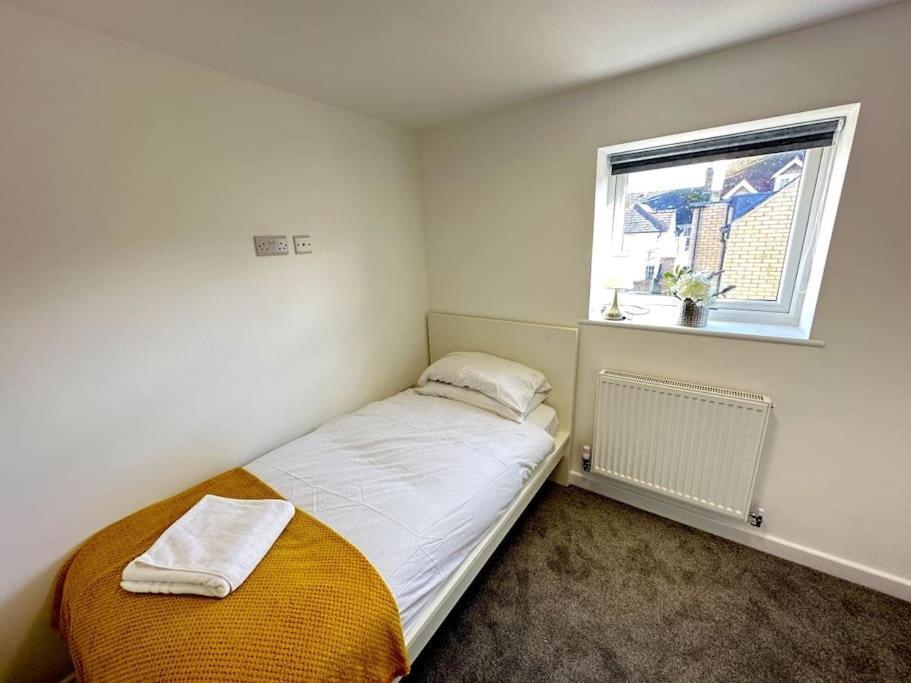 Charming New 2Br Detached House-Central Headington- Wi-Fi, Netflix, Top Location Oxford Kültér fotó