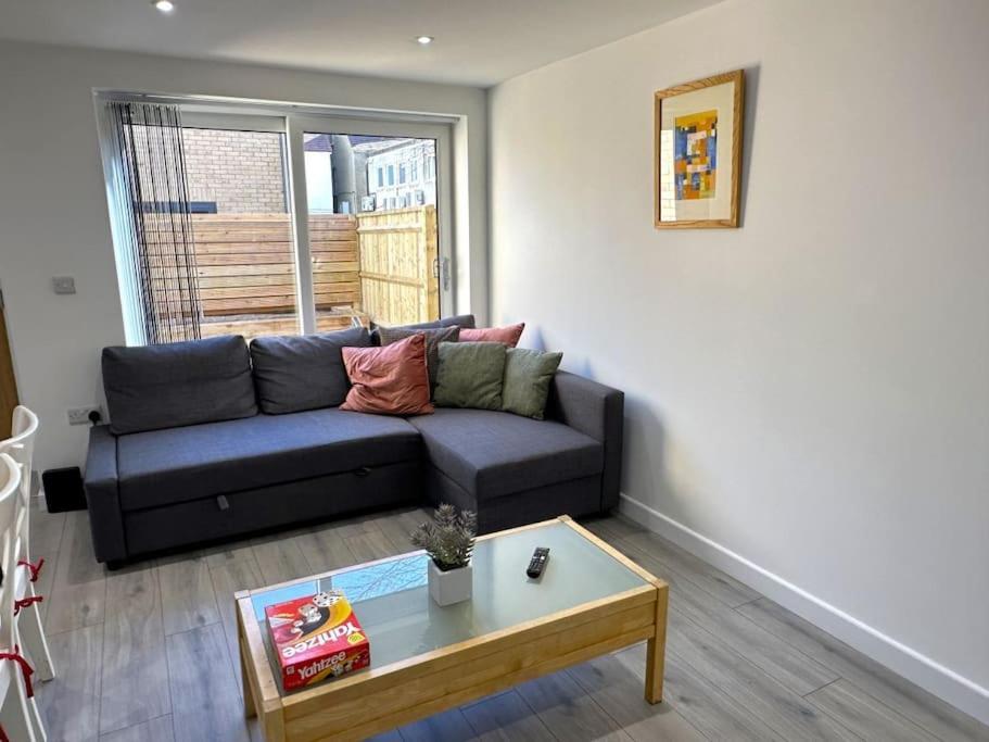 Charming New 2Br Detached House-Central Headington- Wi-Fi, Netflix, Top Location Oxford Kültér fotó