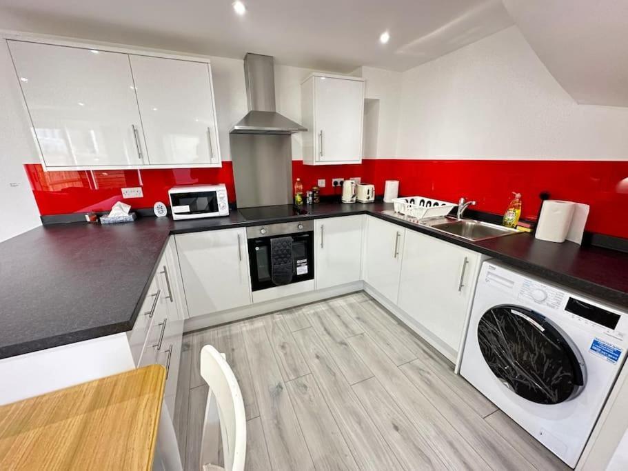 Charming New 2Br Detached House-Central Headington- Wi-Fi, Netflix, Top Location Oxford Kültér fotó