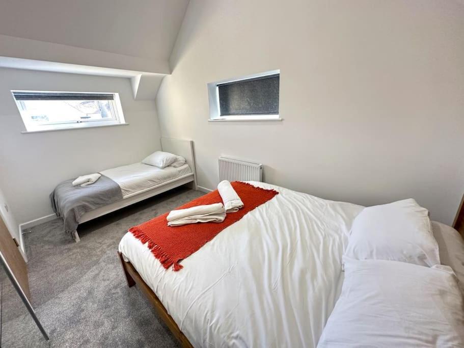 Charming New 2Br Detached House-Central Headington- Wi-Fi, Netflix, Top Location Oxford Kültér fotó