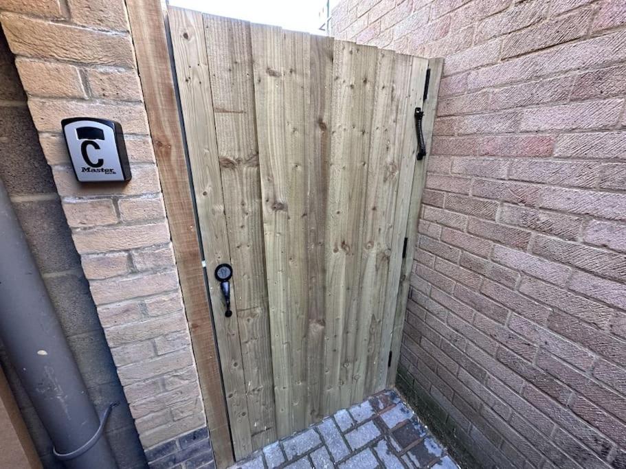 Charming New 2Br Detached House-Central Headington- Wi-Fi, Netflix, Top Location Oxford Kültér fotó
